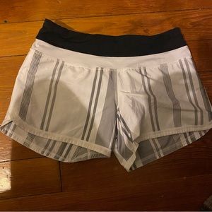 LuLuLemon Groovy Run Shorts White & Gray Striped-4